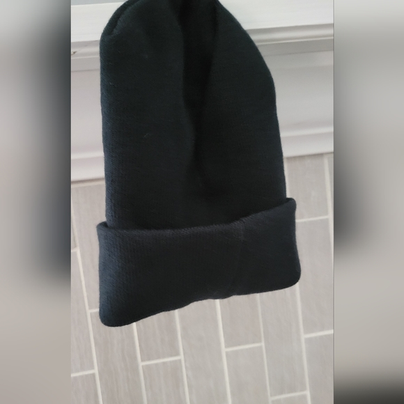 F.R.I.E.N.D |  winter hat - Picture 2 of 3